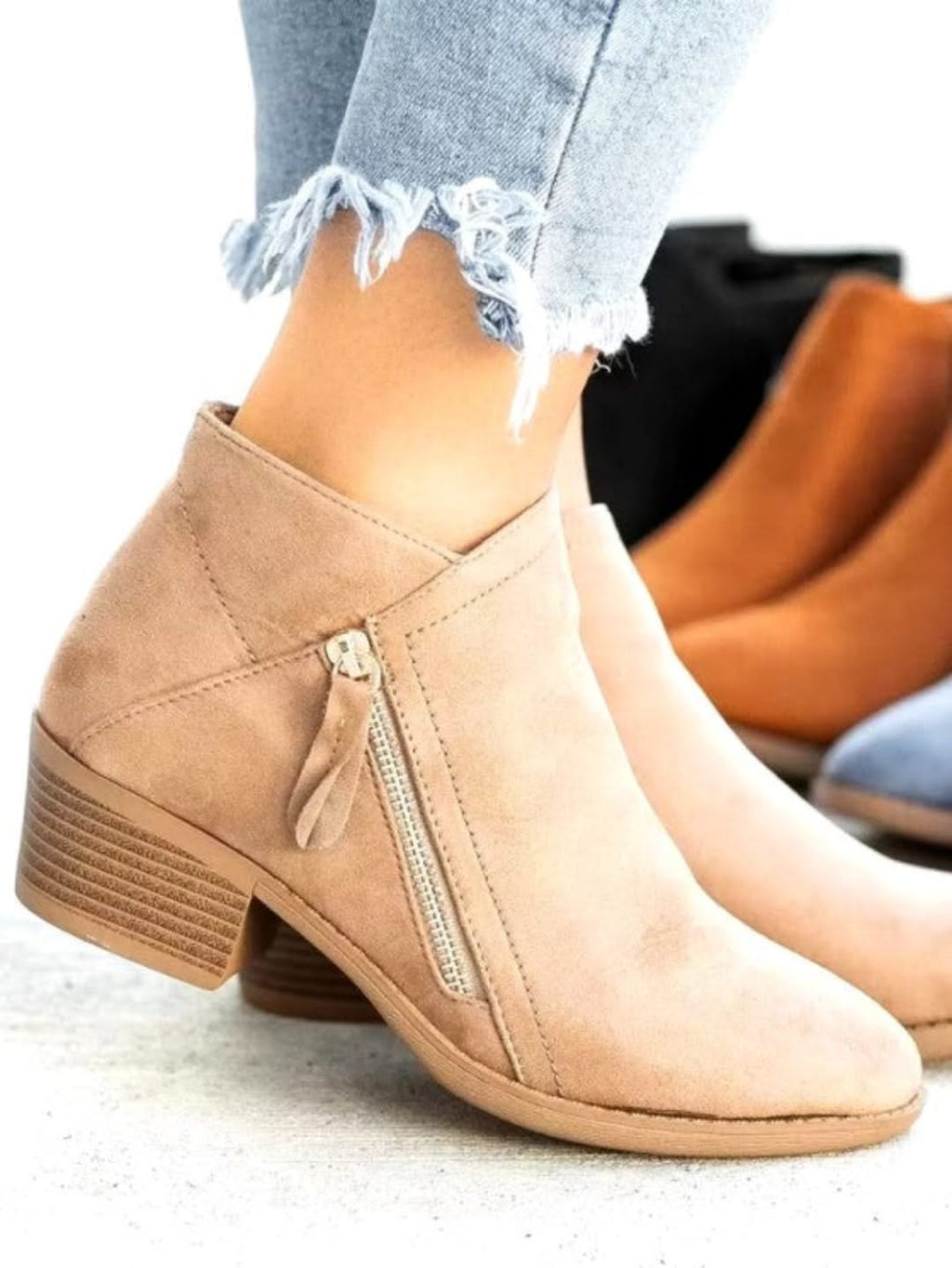 Valenzora | Ankle Zipper in Suede: Stylish, Chic, and Unrivaled Comfort