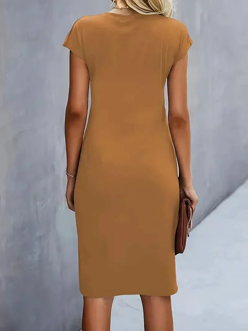 Valenzora | Stylish slim dress with round neckline