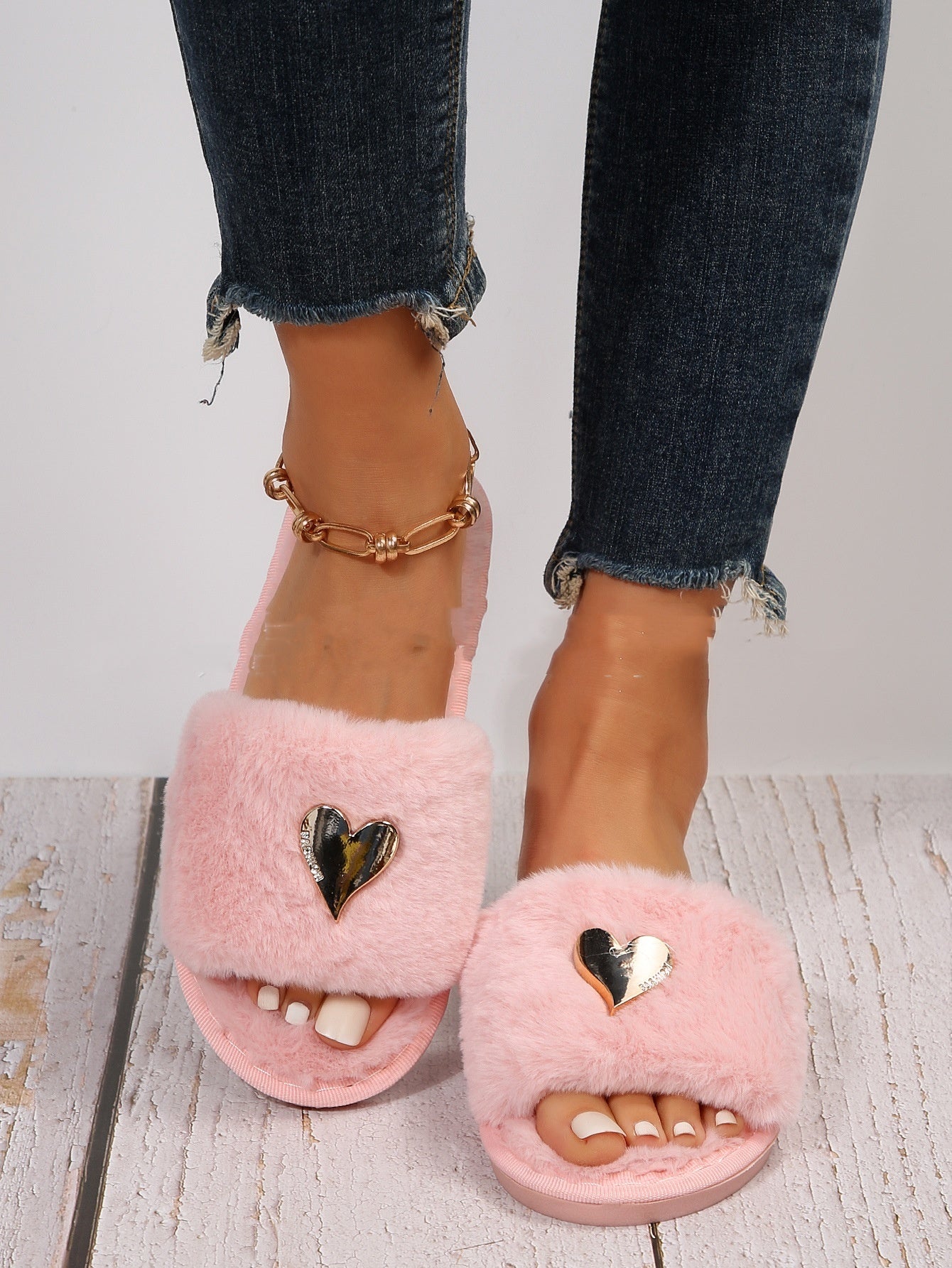 Valenzora | Slippers - Women's slippers with heart detail and open toe