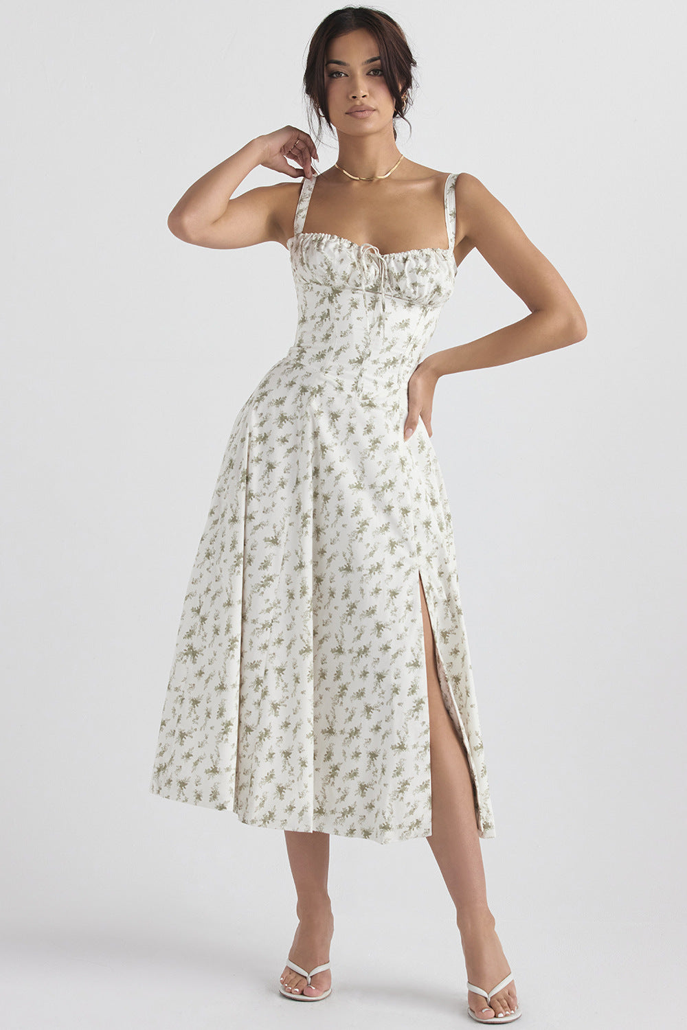 Valenzora schulterfreies Kleid für Damen mit französischem Flair und verführerischem Hüftschlitz