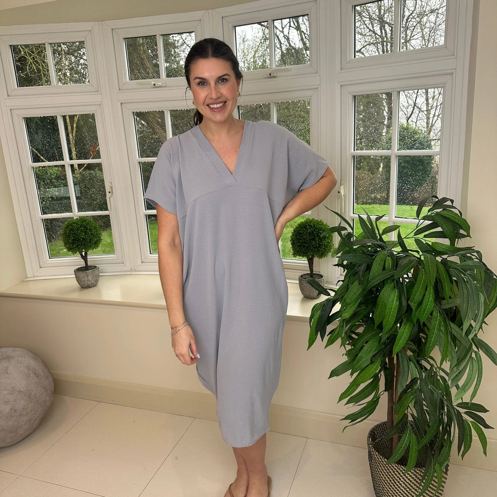 Kleid mit V-Ausschnitt | Unser Bestseller 2026