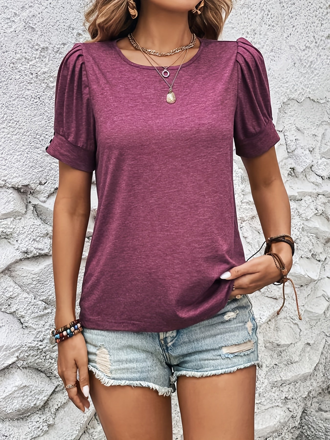 Valenzora | Short-sleeved top with ruffles – feminine style and comfort