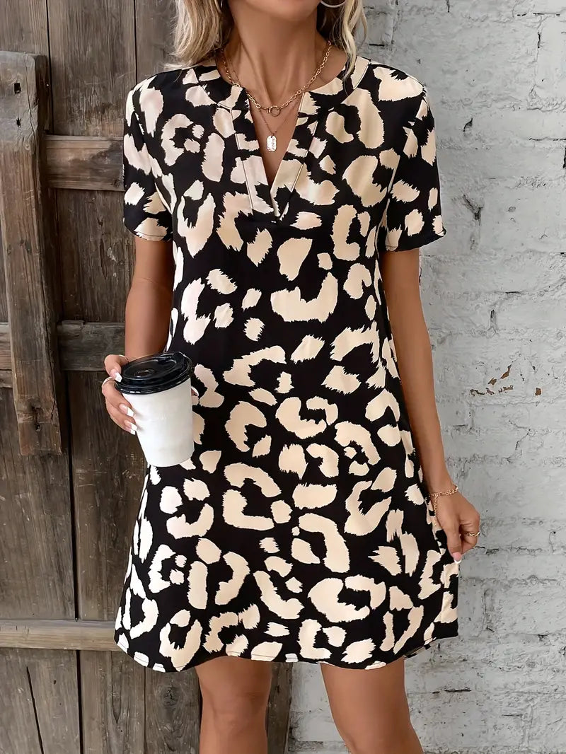 Valenzora | V-neck dress for a feminine style