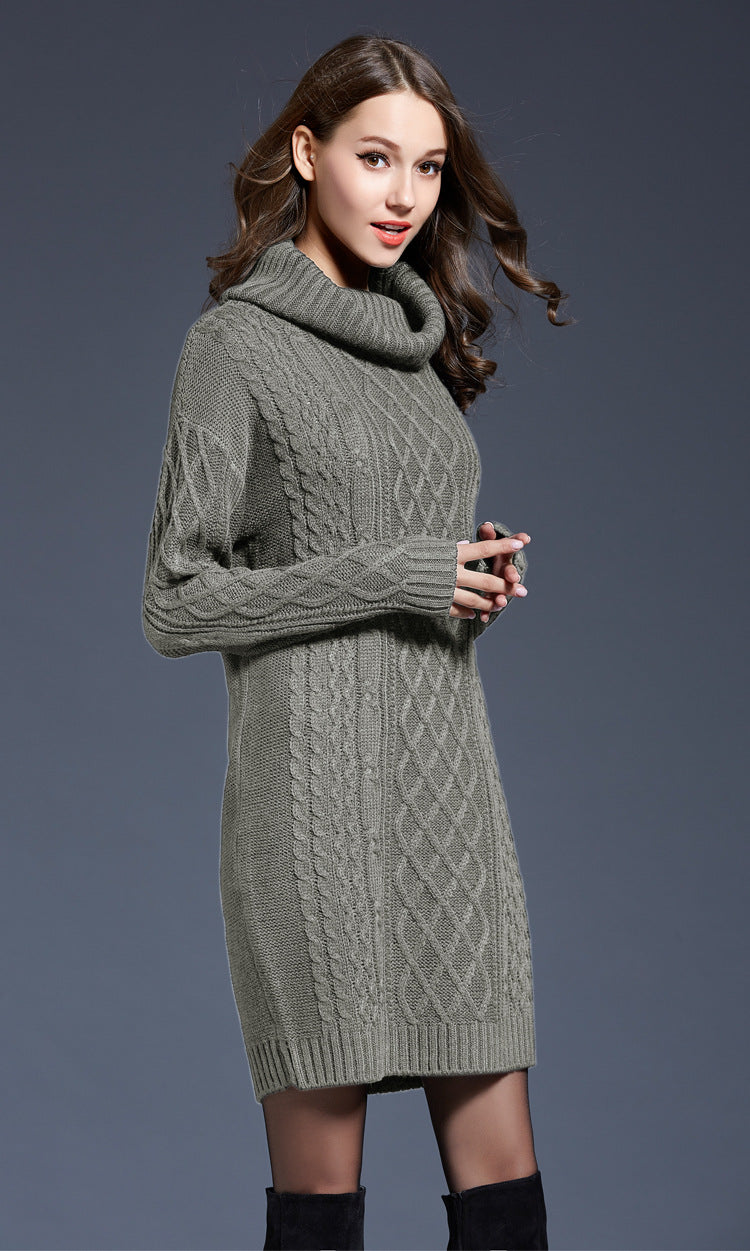 Valenzora | High-neck long knit dress