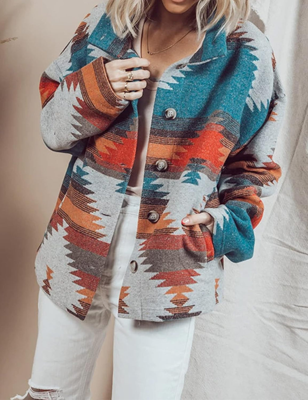 – Woven jacket with printed collar