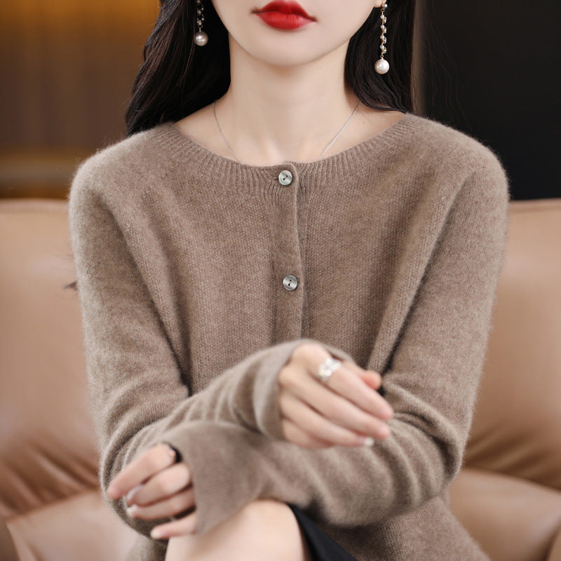 Valenzora | Loose-fitting women's cashmere cardigan with round neck made from high-quality vegan wool
