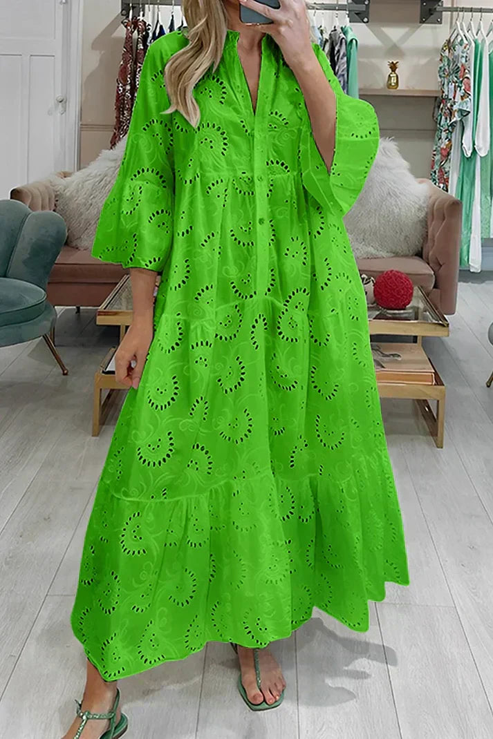 Valenzora | Elegantes Kleid mit gestickten Ösen