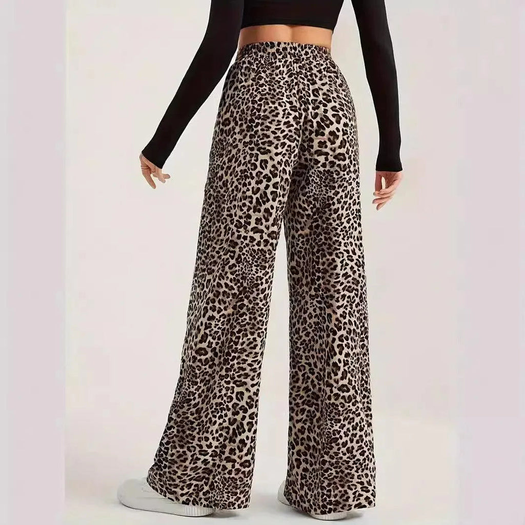 Valenzora | High-waisted, casual straight trousers with leopard print