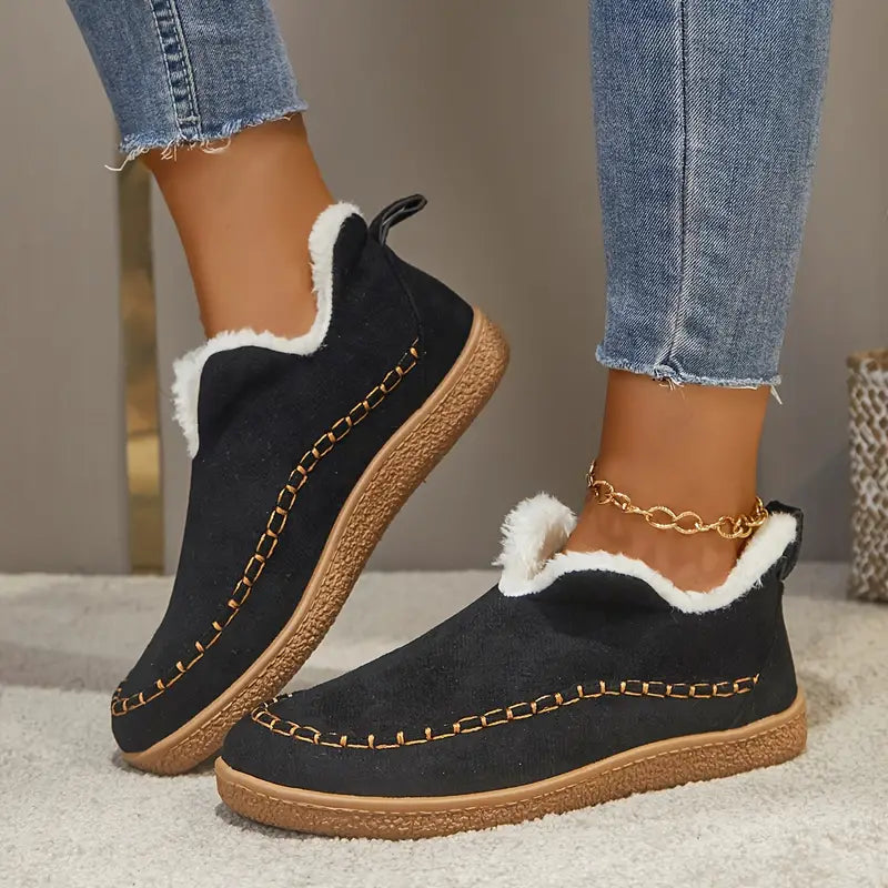 – Ankle boots with a round toe and fleece lining