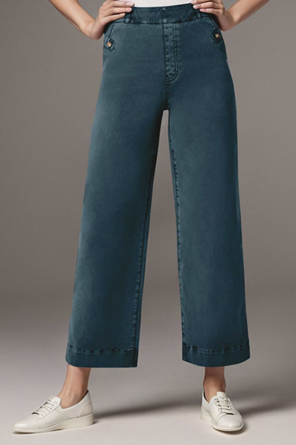 Valenzora | High-waisted jeans with pockets: Classic, stylish and versatile