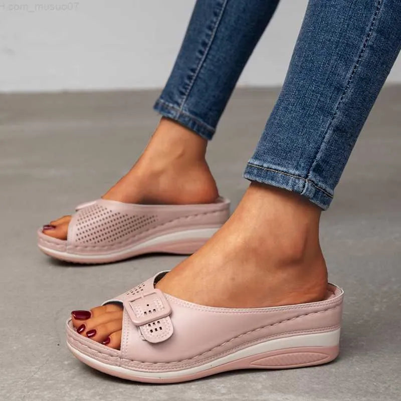 Valenzora | Orthopedic sandal with soft footbed