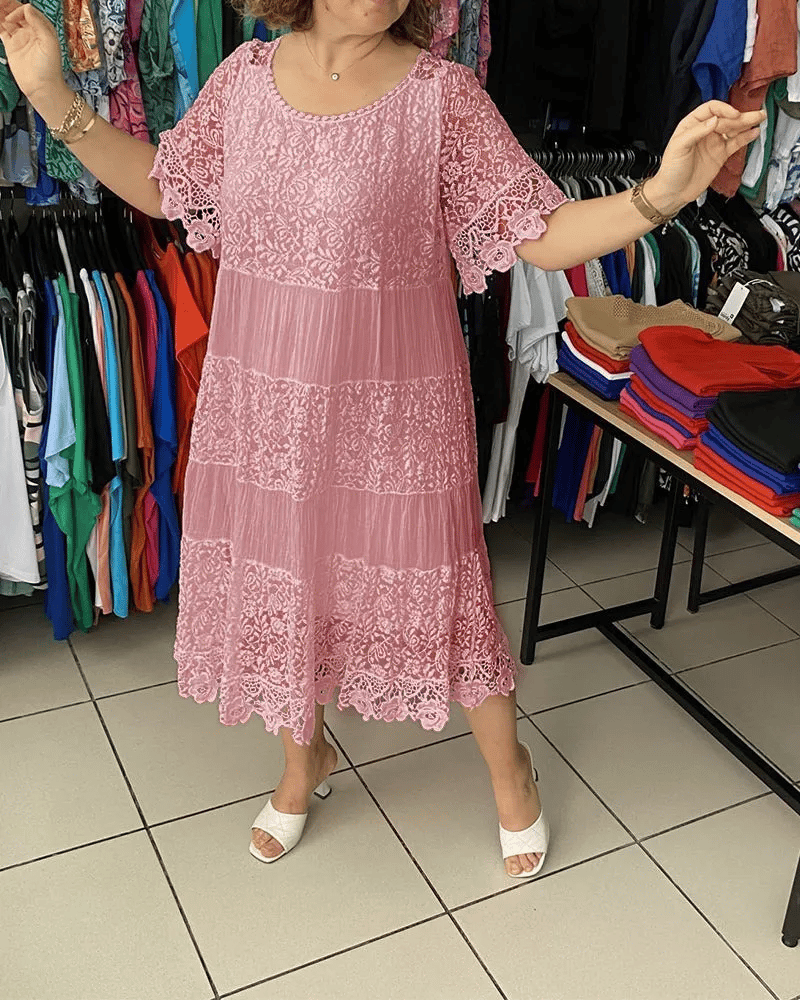 Valenzora | Stylish dress with delicate lace trim