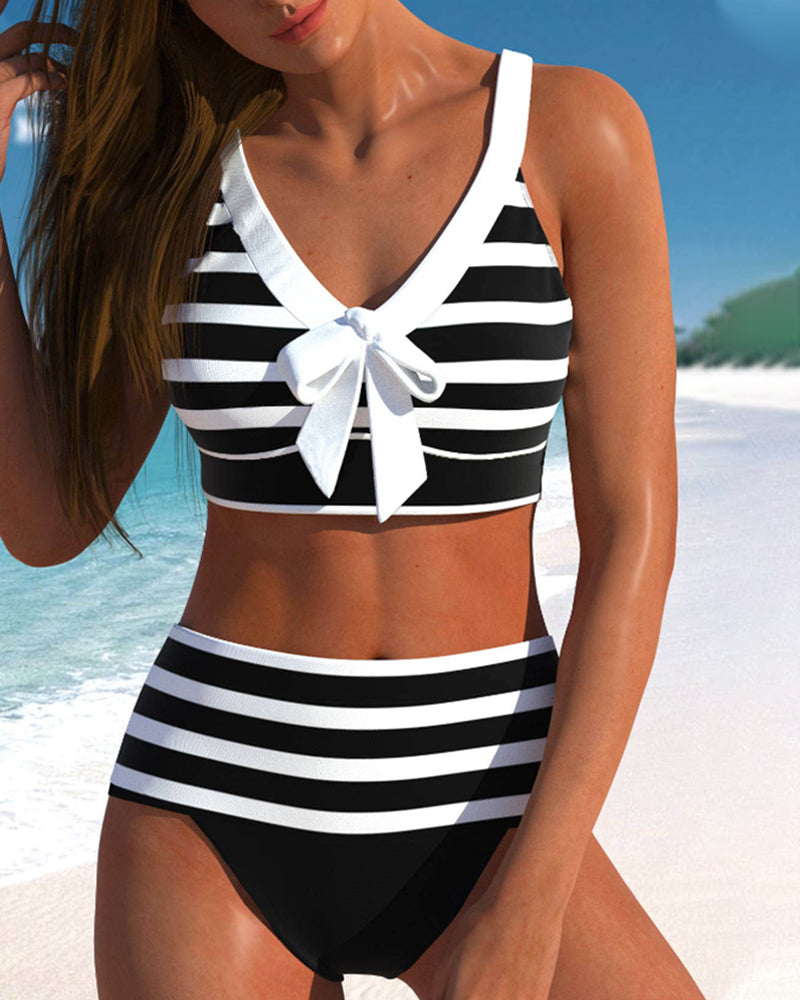 Valenzora | Eleganter, farbenfroher Sommerbikini