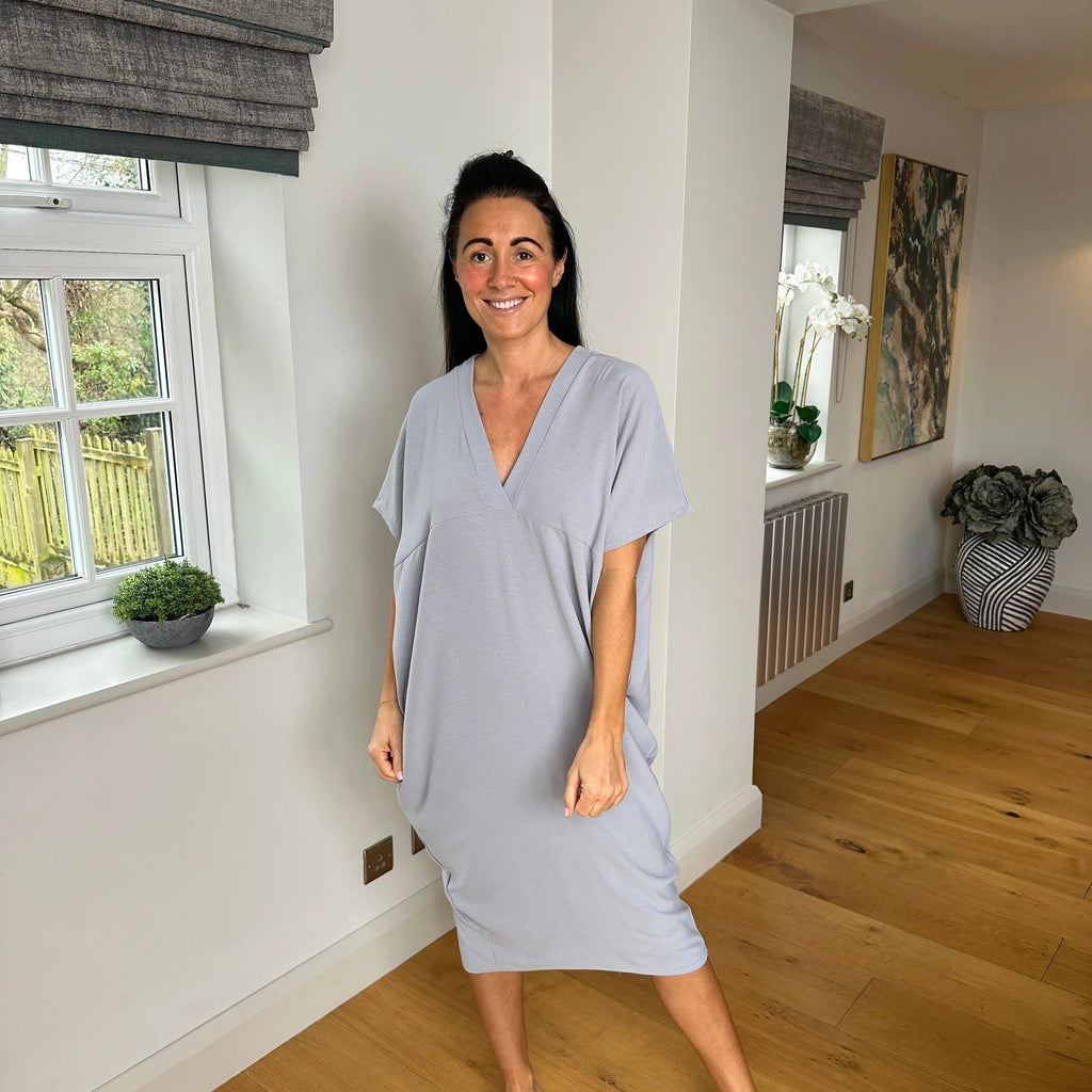 Kleid mit V-Ausschnitt | Unser Bestseller 2026