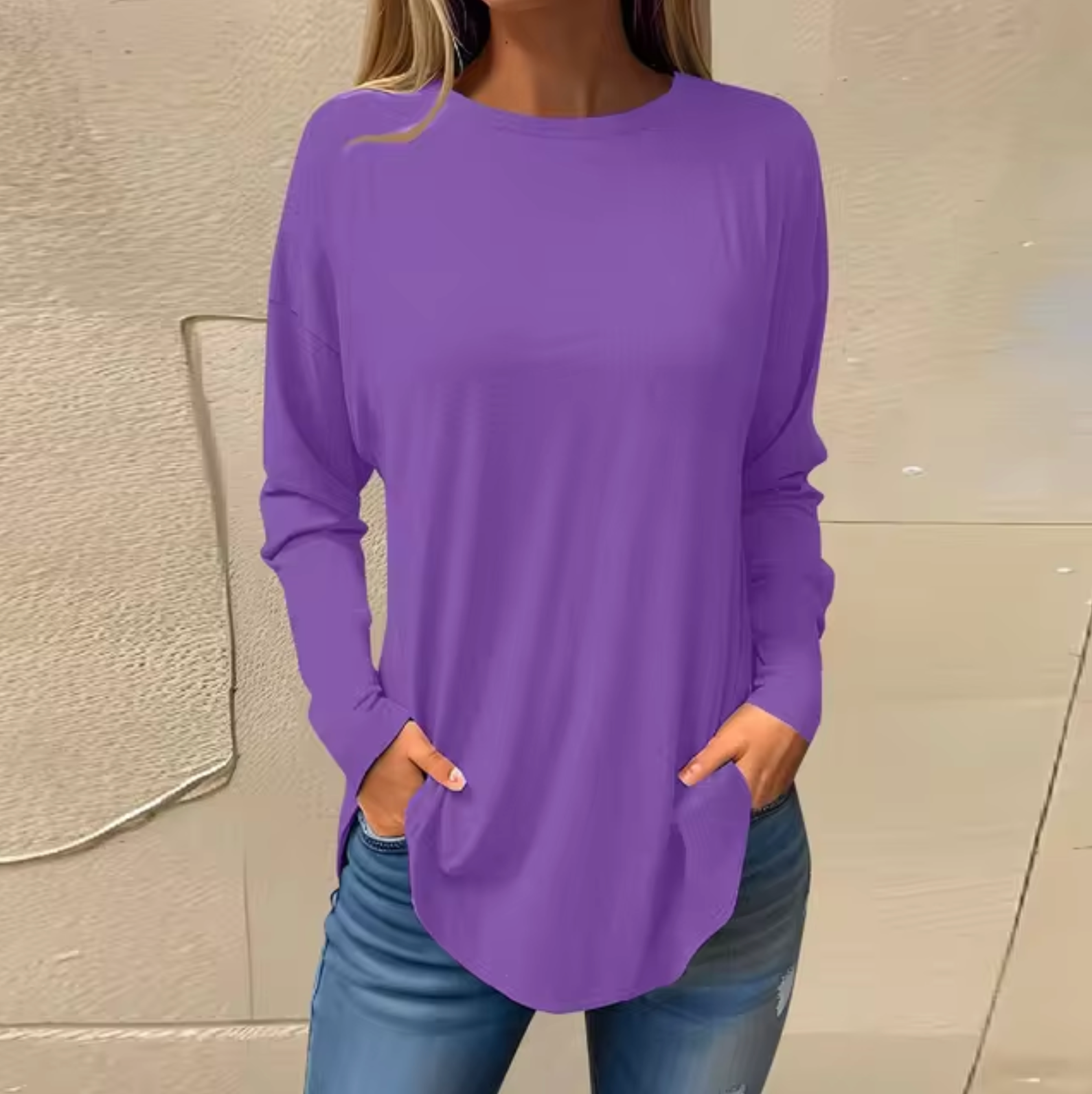 Valenzora - Round neck sweater made of cotton