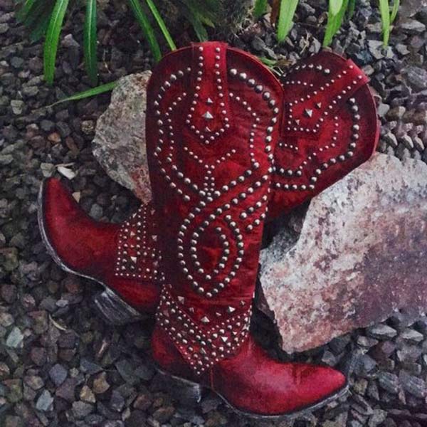 Lilybell - Hohe Stiefel mit Metallnieten und Cut-out-Absatz