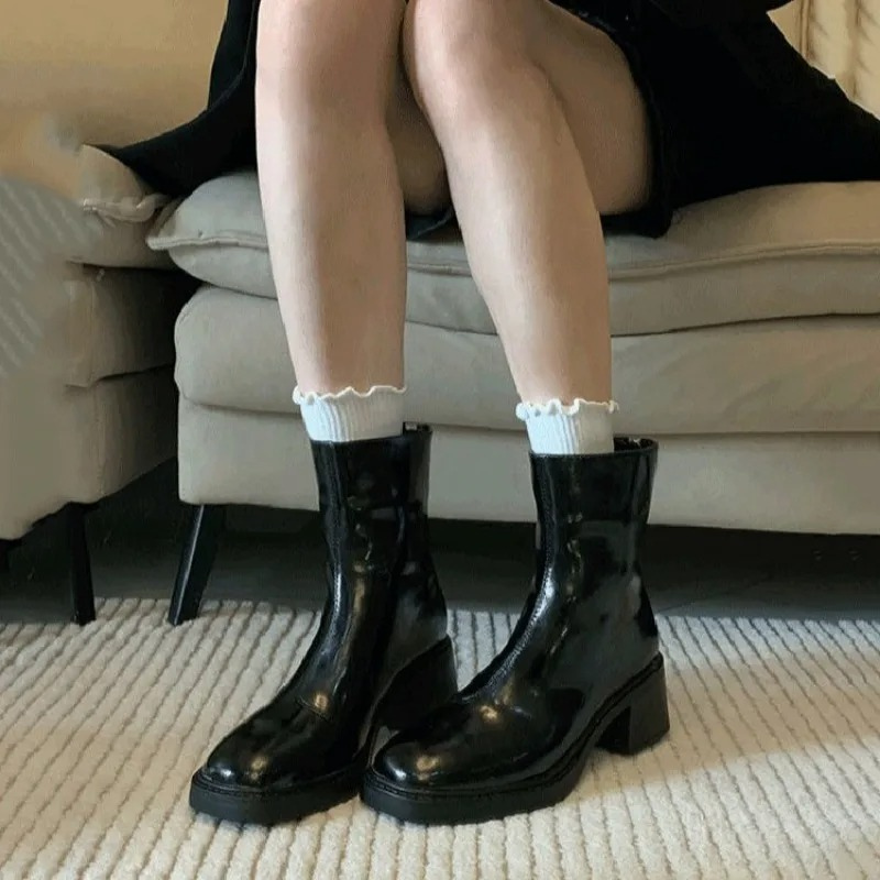 Valenzora | Stylish leather ankle boots with block heels for women