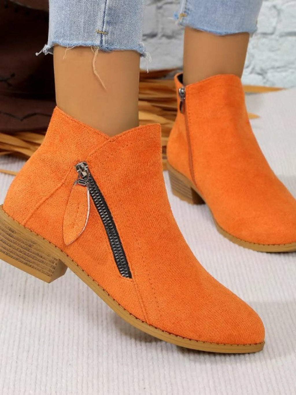 Valenzora | Ankle Zipper in Suede: Stylish, Chic, and Unrivaled Comfort