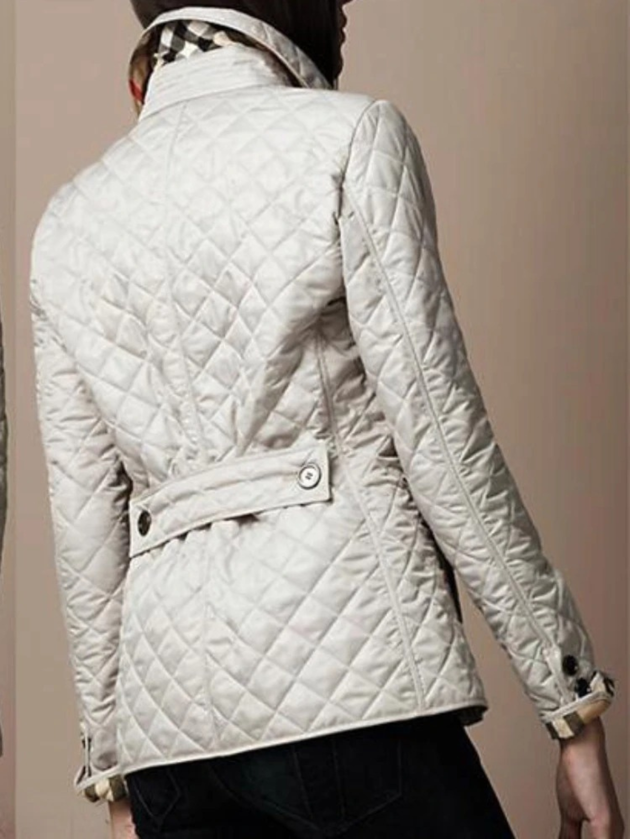 Valenzora | Short quilted women's jacket with buttons and collar, elegant