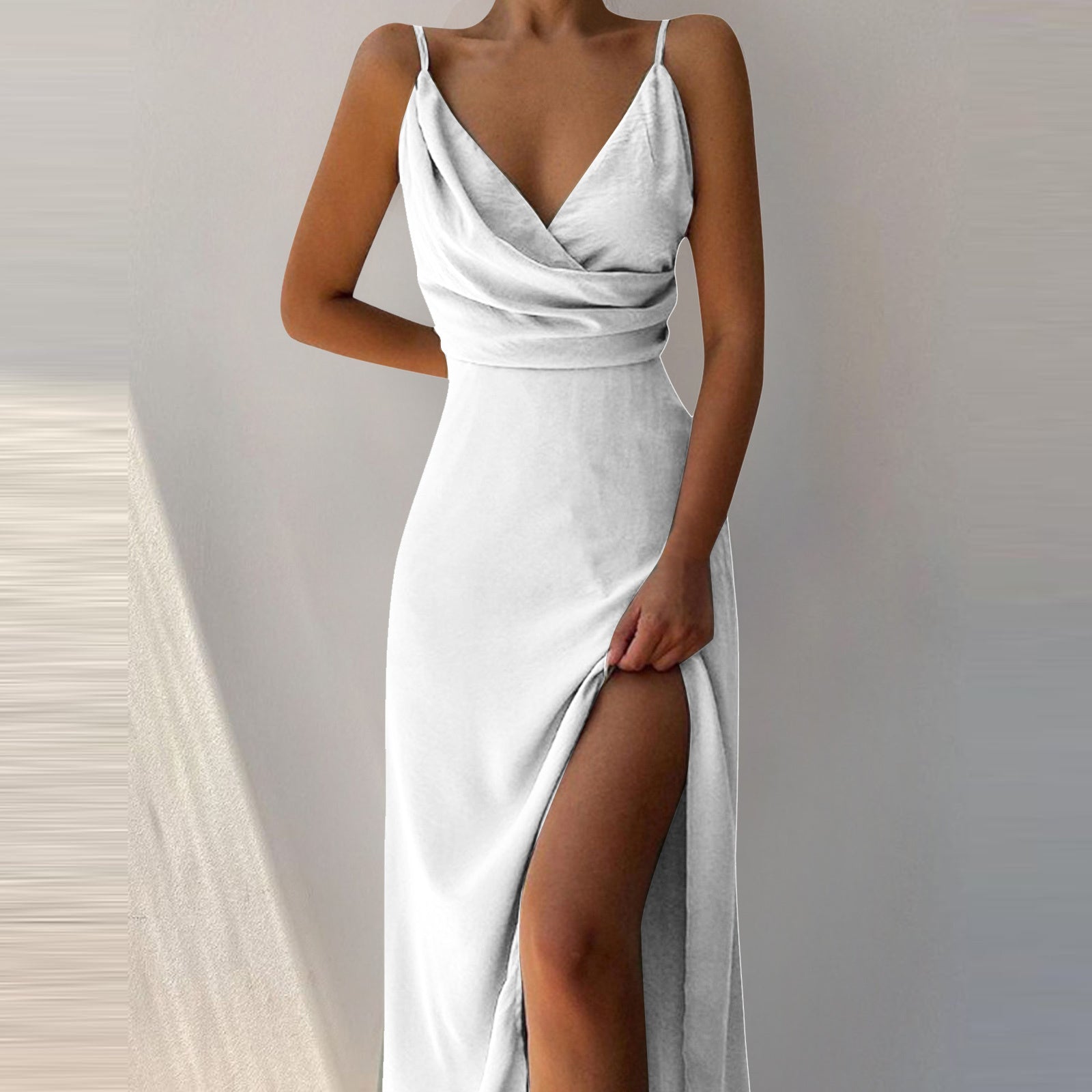Valenzora | V-neck midi dress with print and slit
