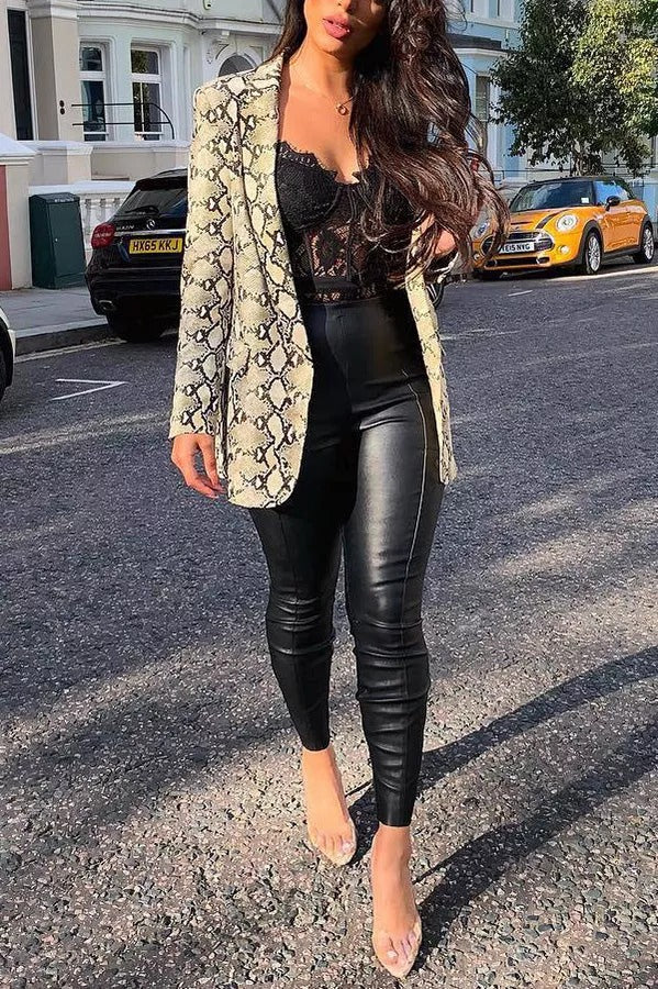 Valenzora | Lockere Blazer mit Schlangenmuster am Revers