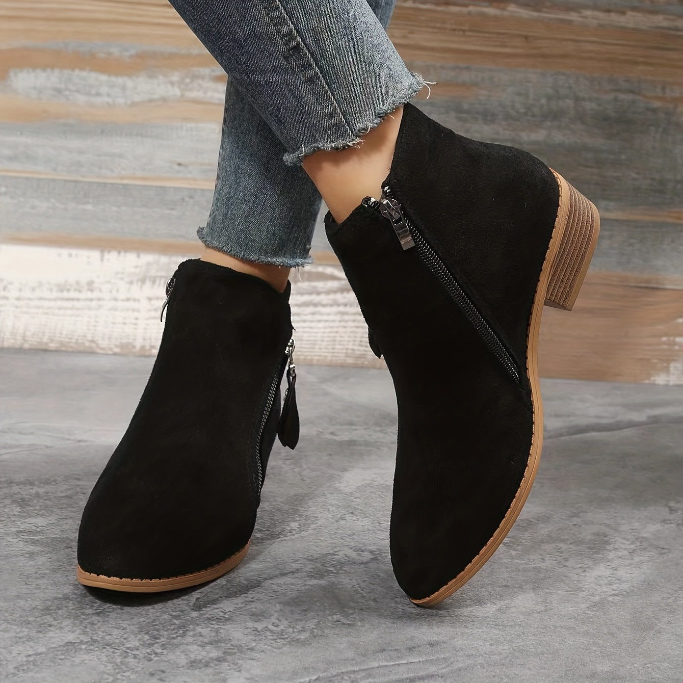 Valenzora - elegant pointed ankle boots with heel and zipper