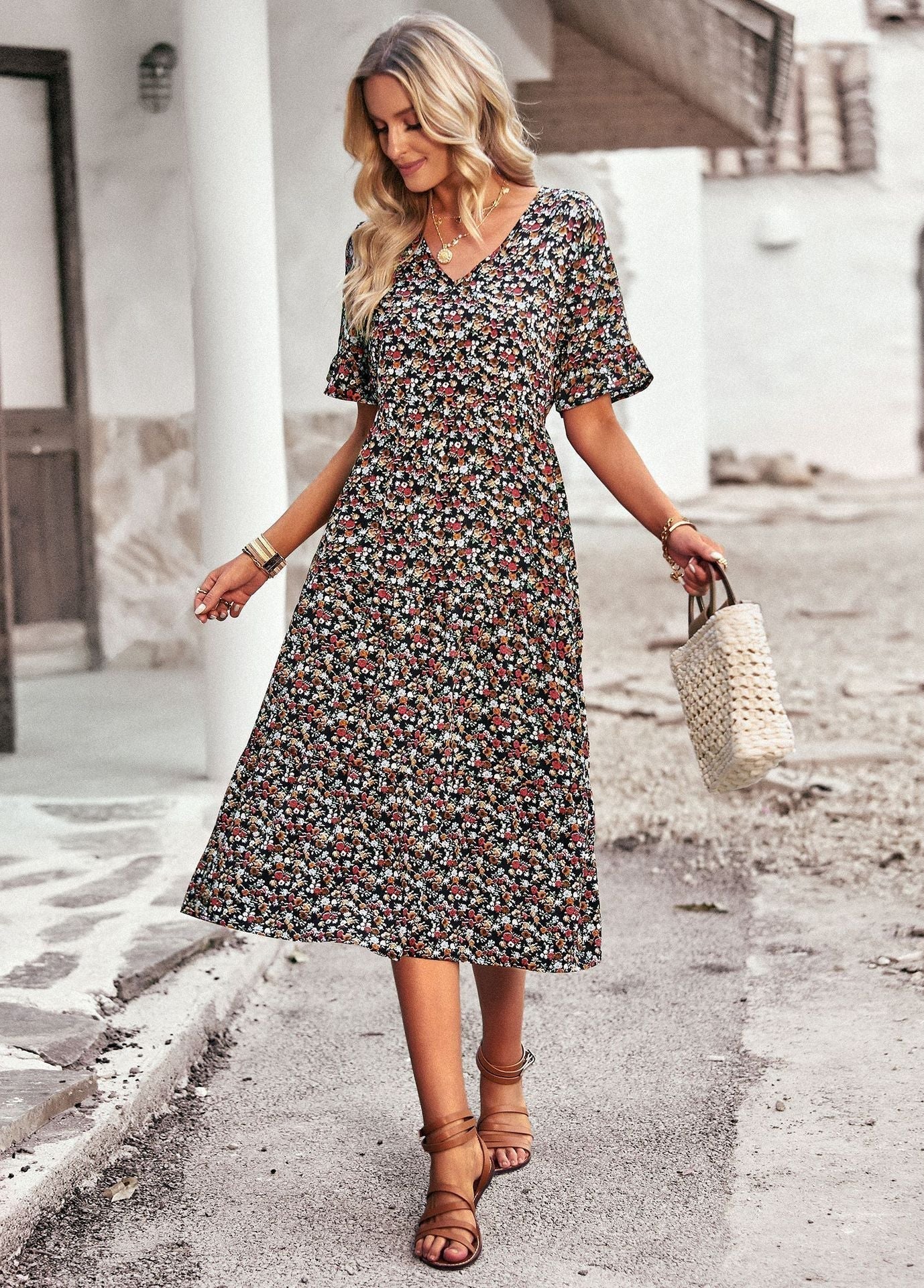 Valenzora | Elegant V-neck dress for women