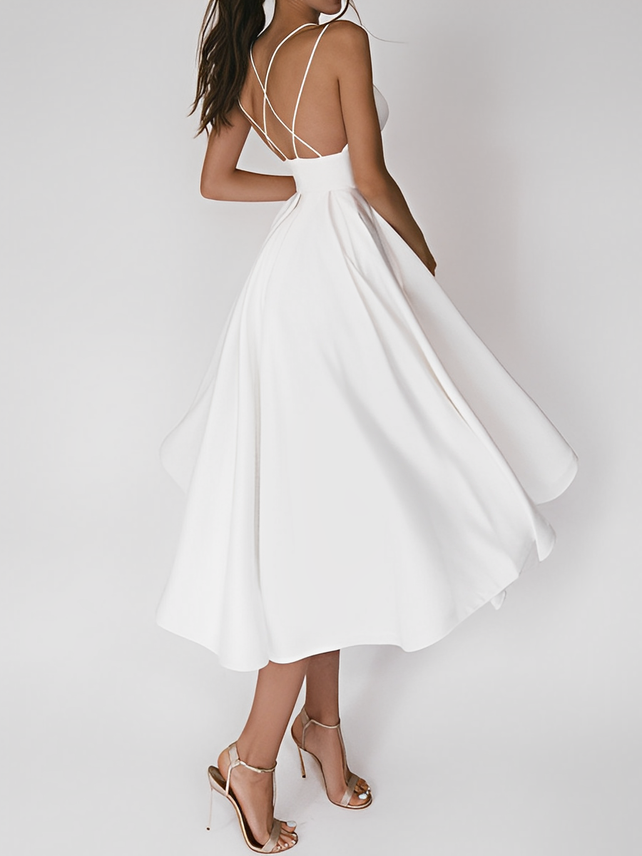 Valenzora | Ein leichtes Kleid mit zarten Spaghettiträgern