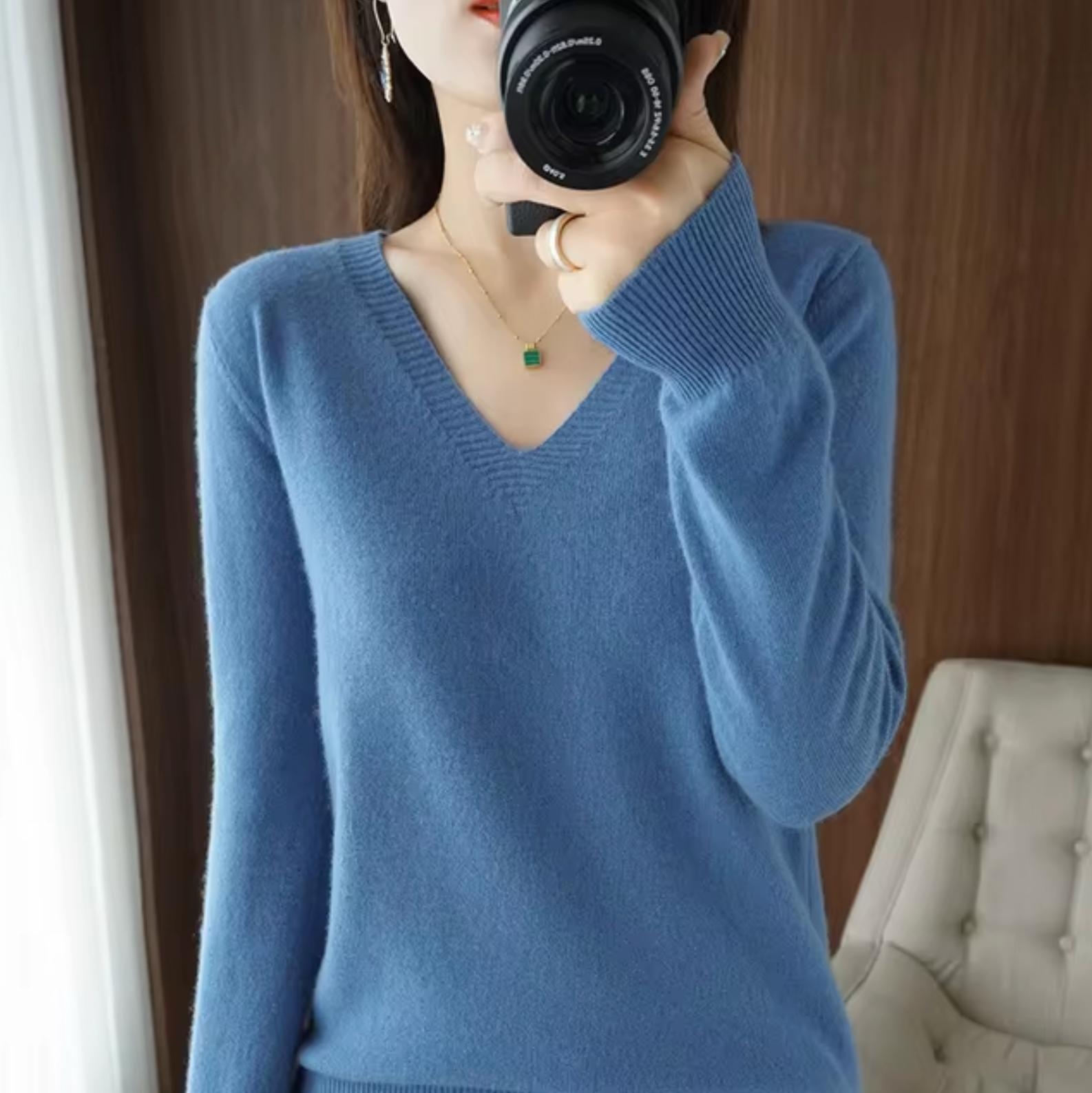 Valenzora | V-neck knit sweater