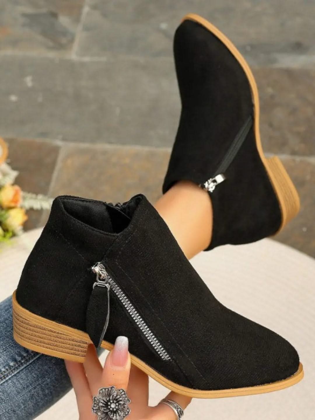 Valenzora | Ankle Zipper in Suede: Stylish, Chic, and Unrivaled Comfort