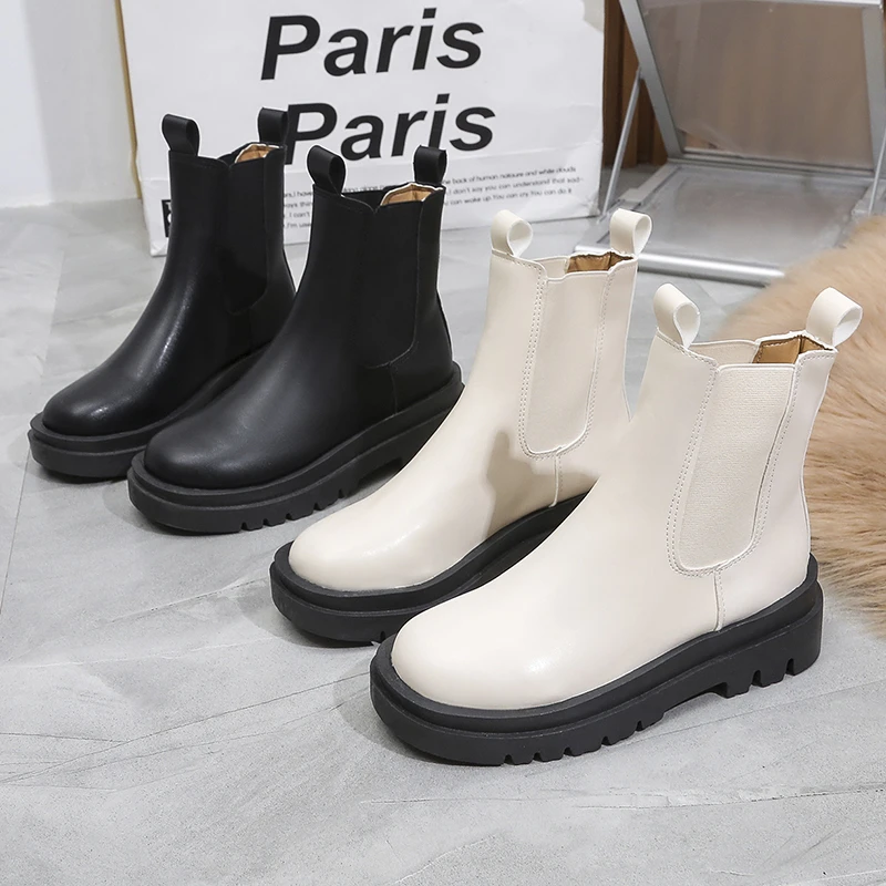 Valenzora | Women's Chelsea Boots with Elastic Sides and Pull Tabs