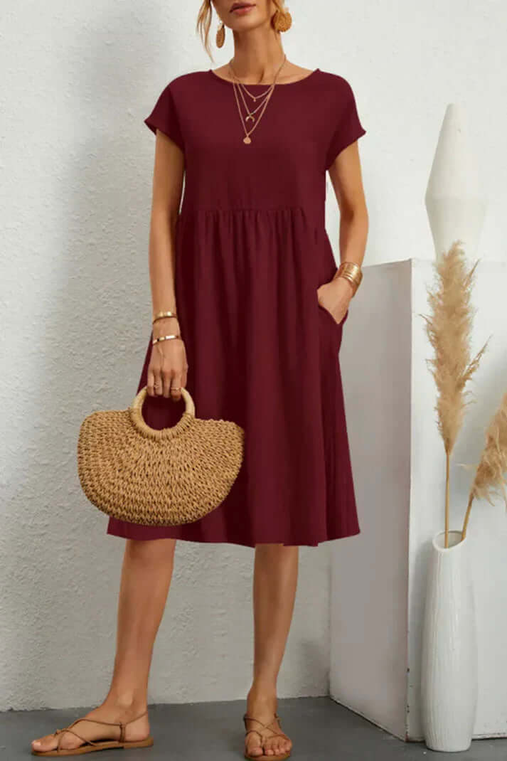 Valenzora | Einfaches, lässiges Kleid mit kurzen Ärmeln und Rundhalsausschnitt