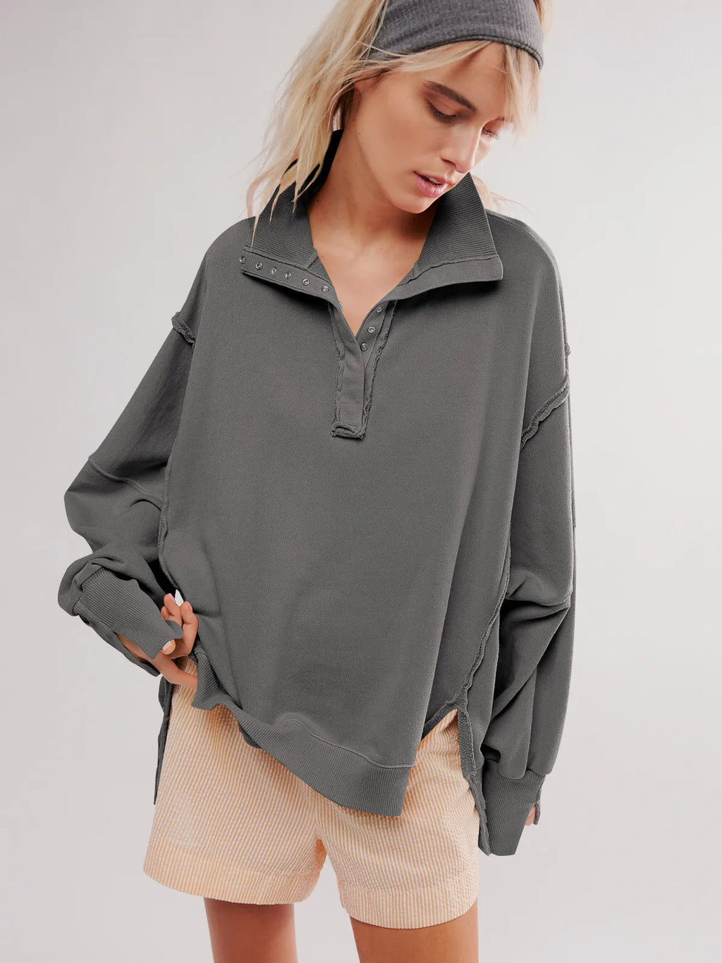 Valenzora - Casual sweatshirt with buttons and lamp sleeves