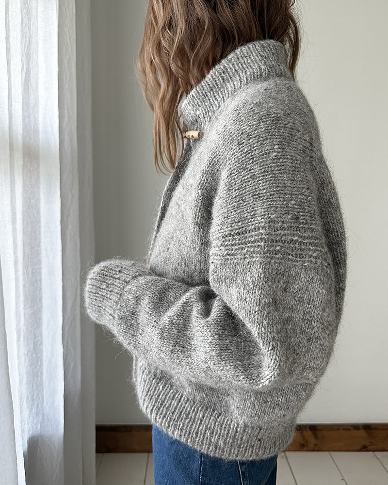 Valenzora | Graue Strickjacke mit Knöpfen