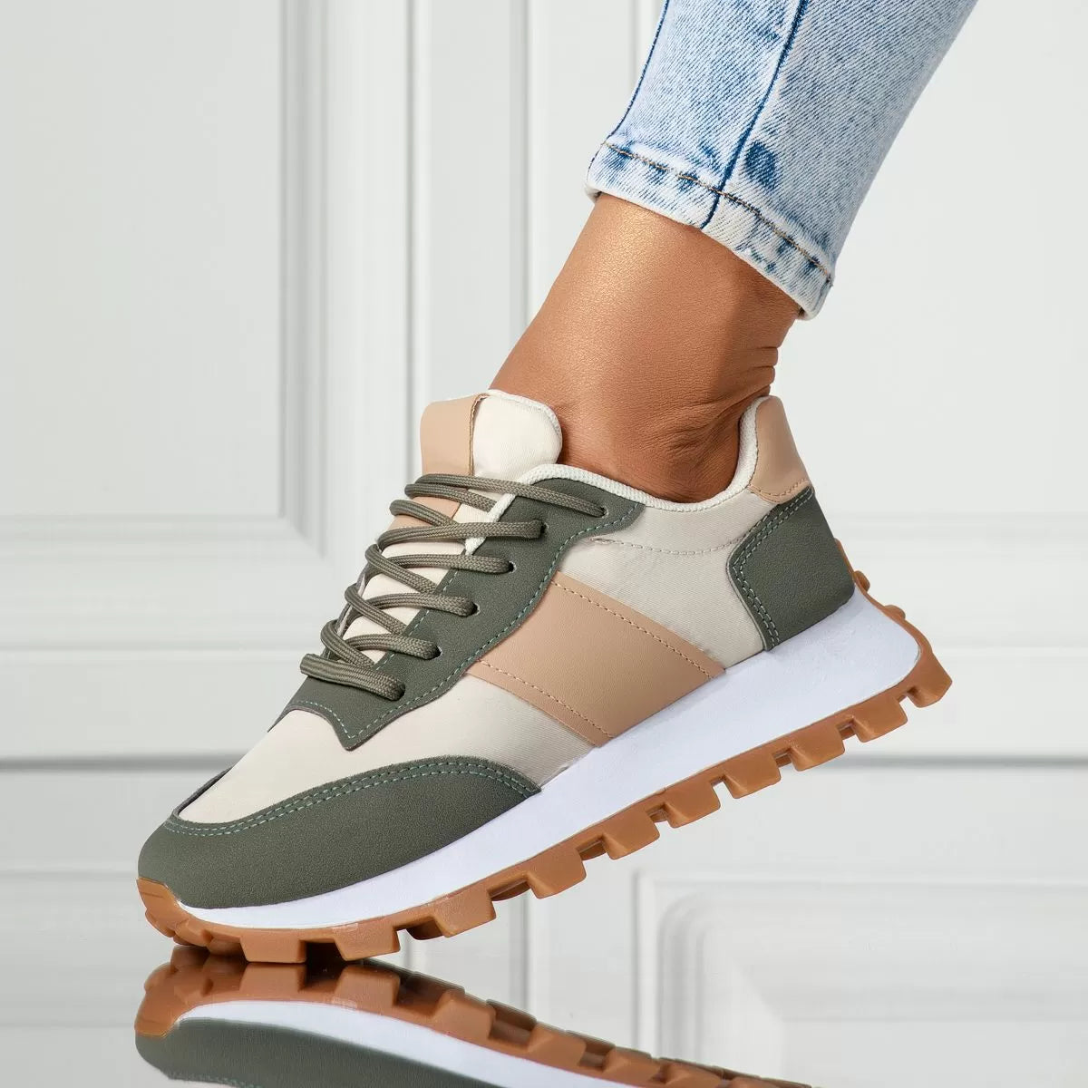 Valenzora | Stylish comfort sneakers for a modern look