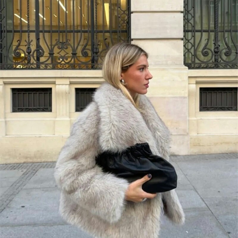 Valenzora | Eco-fur coat
