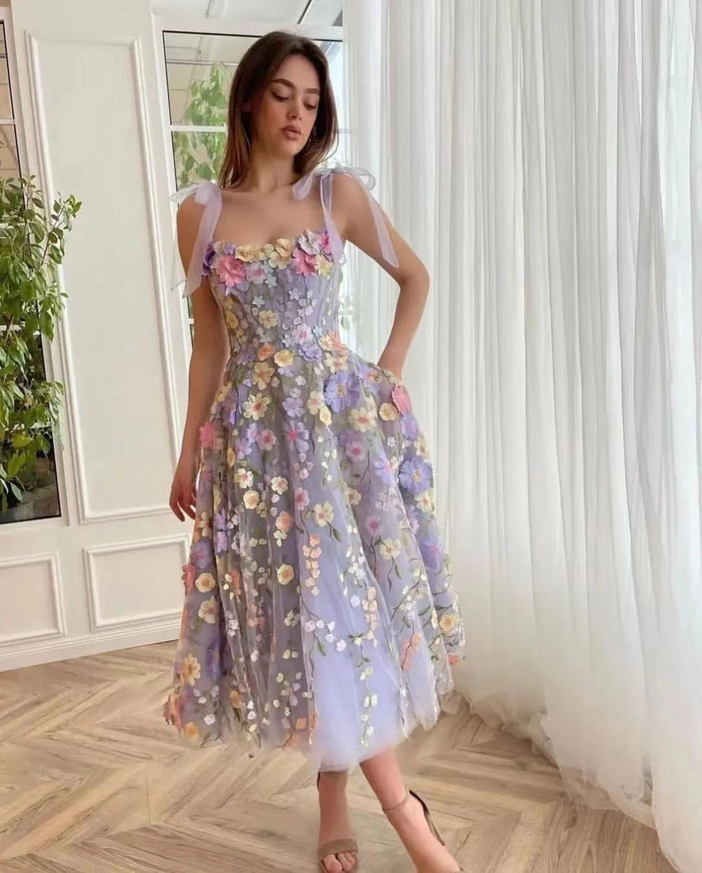 Valenzora | Ärmelloses Kleid mit Schleifen und Blumenmuster, Sommerkleid
