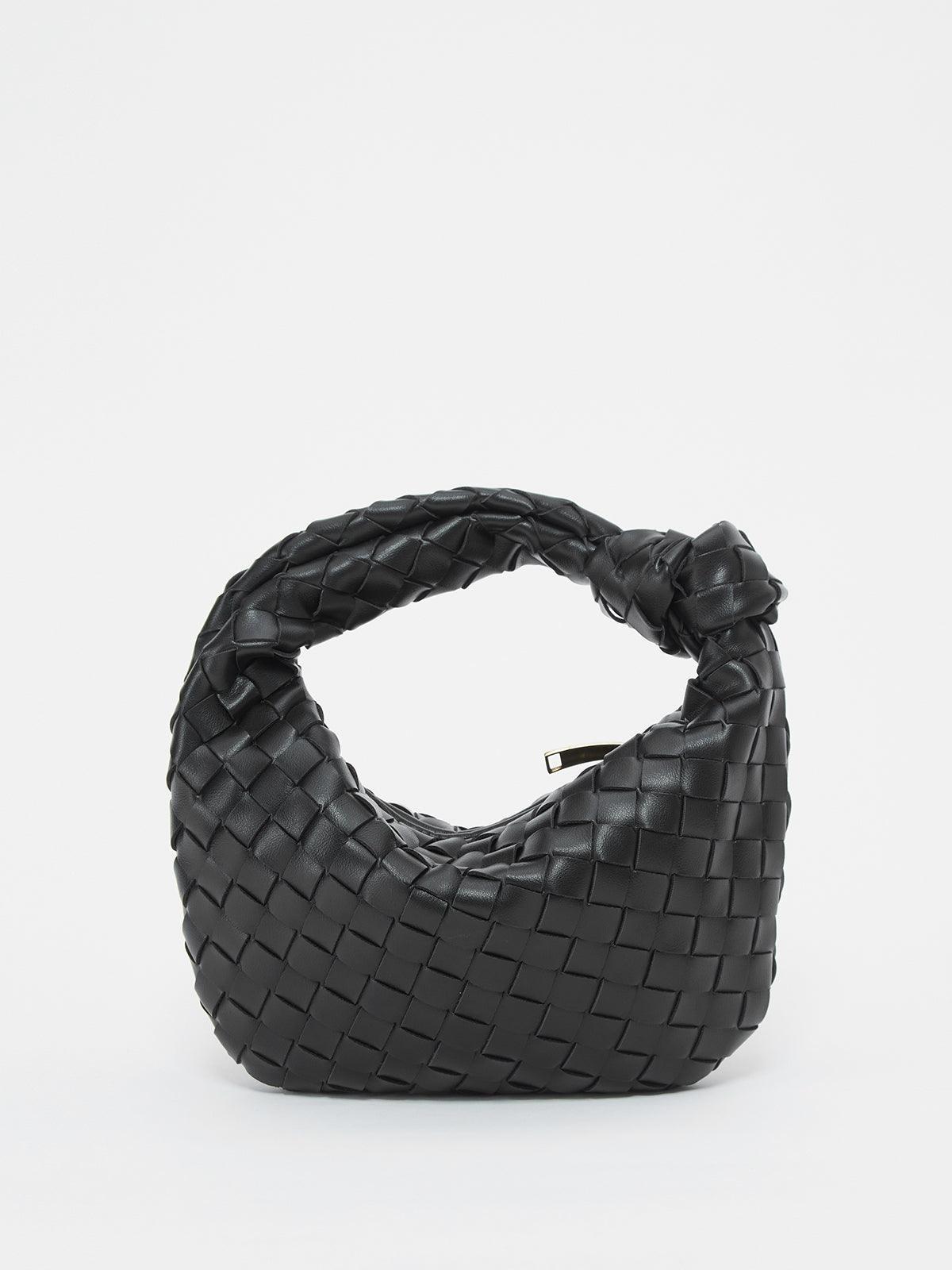 Valenzora | Casual and Relaxed Bag Design