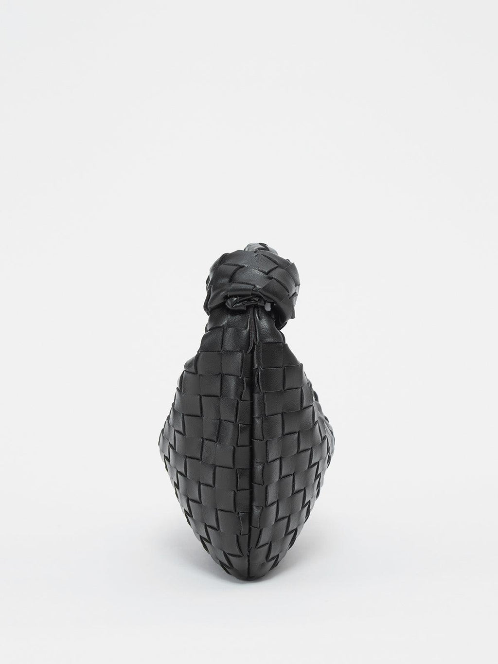 Valenzora | Casual and Relaxed Bag Design