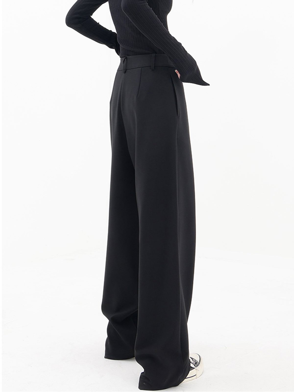 Valenzora ASYMMETRIC BAGGY PANTS