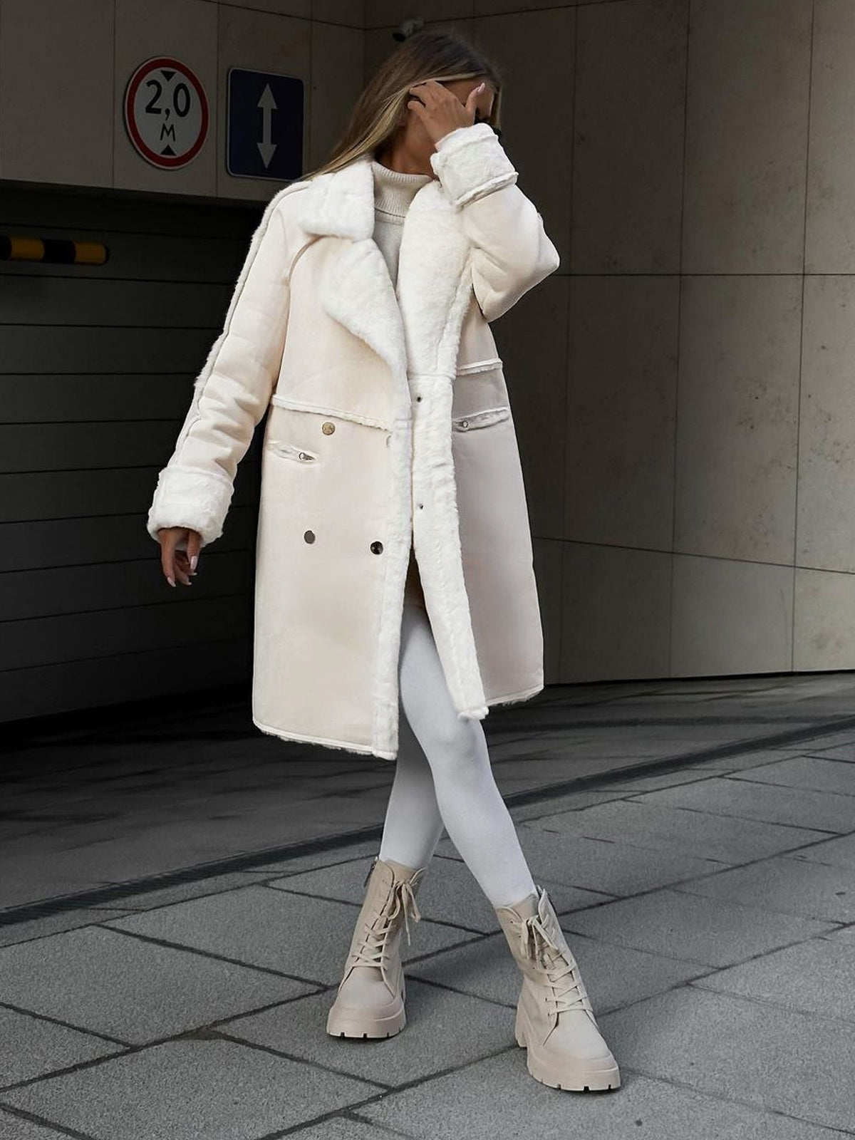 Valenzora made of faux fur in extra length