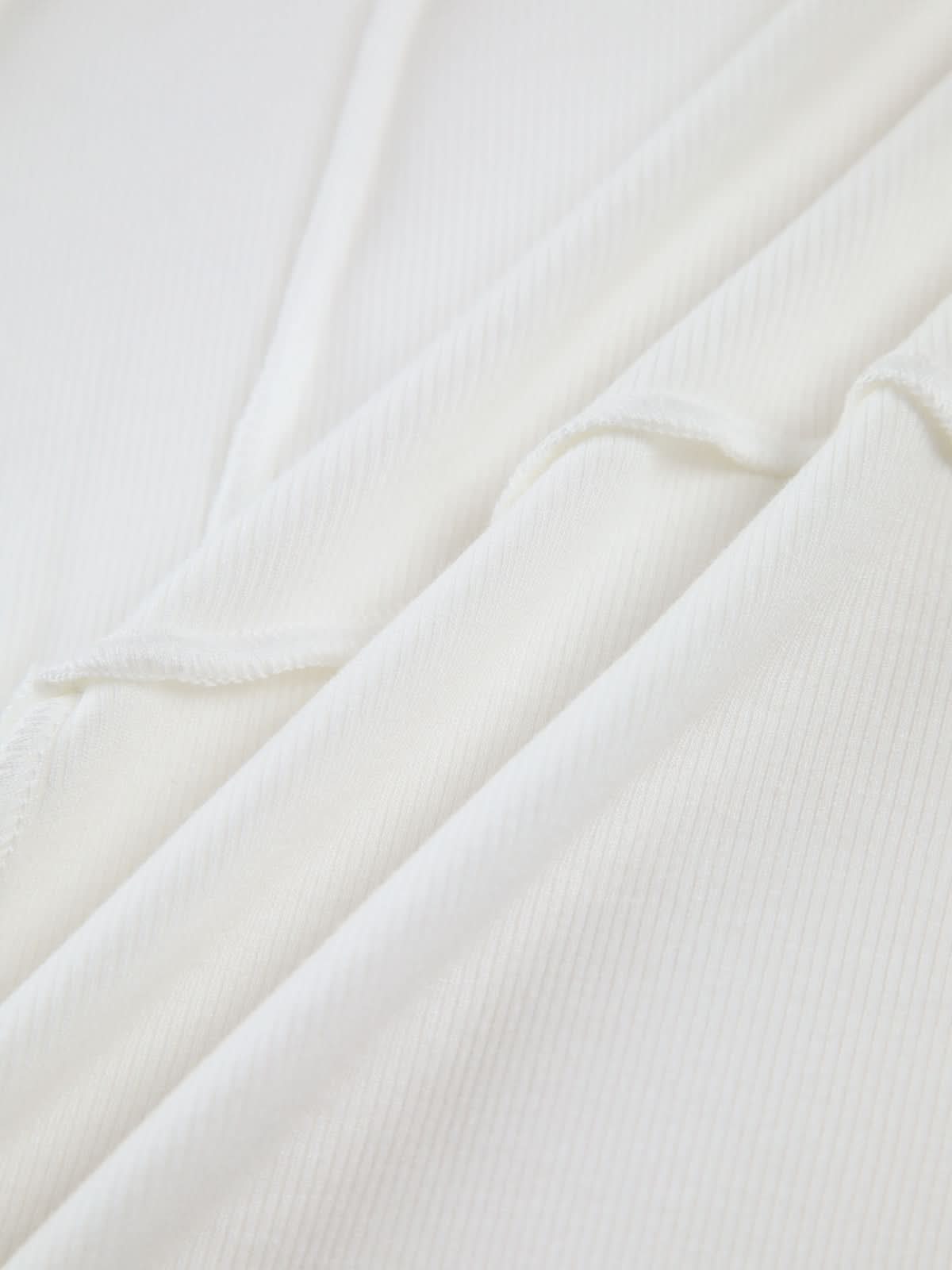 Valenzora | Stylish ribbed shirt with seam accents