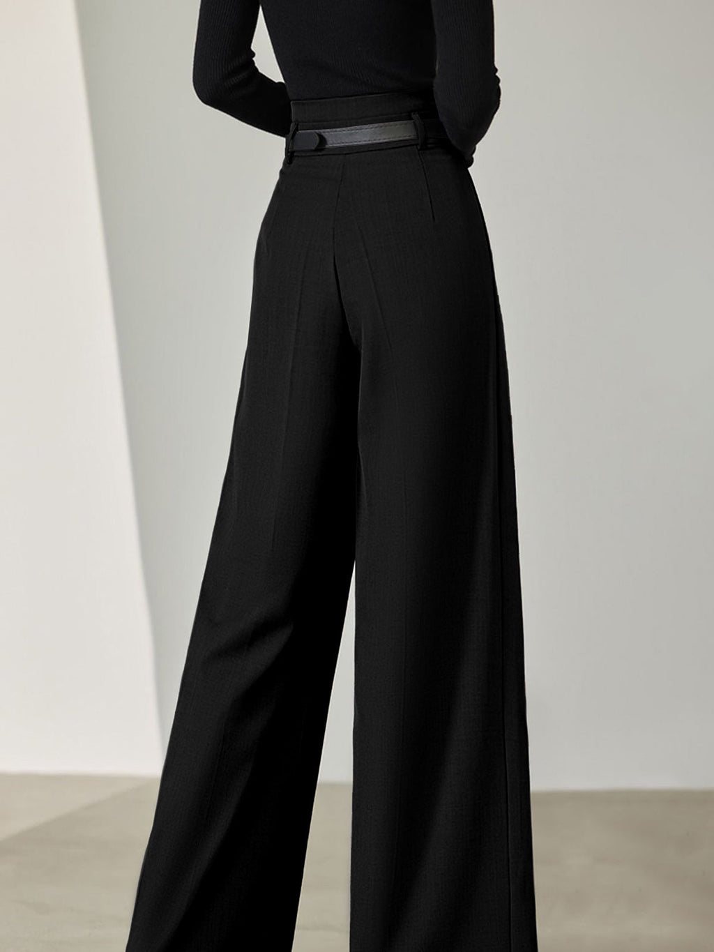 Valenzora | Simple belt buckle pleated wide leg trousers