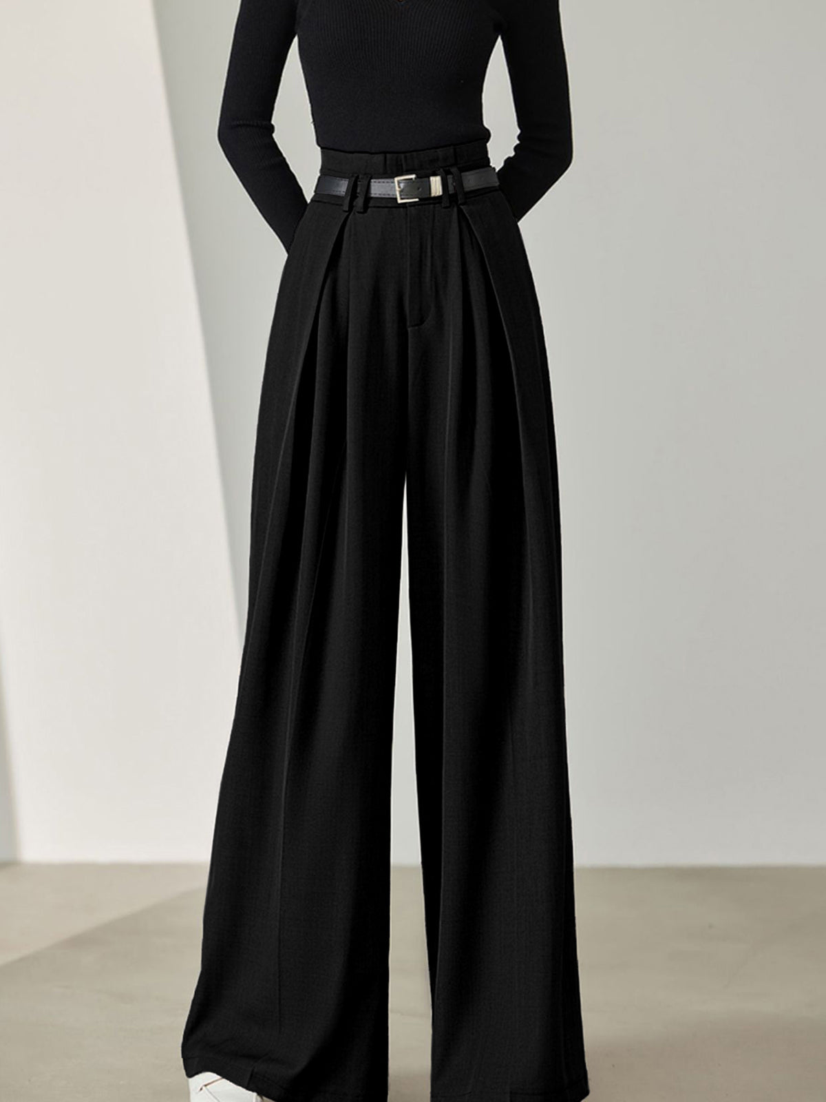Valenzora | Simple belt buckle pleated wide leg trousers