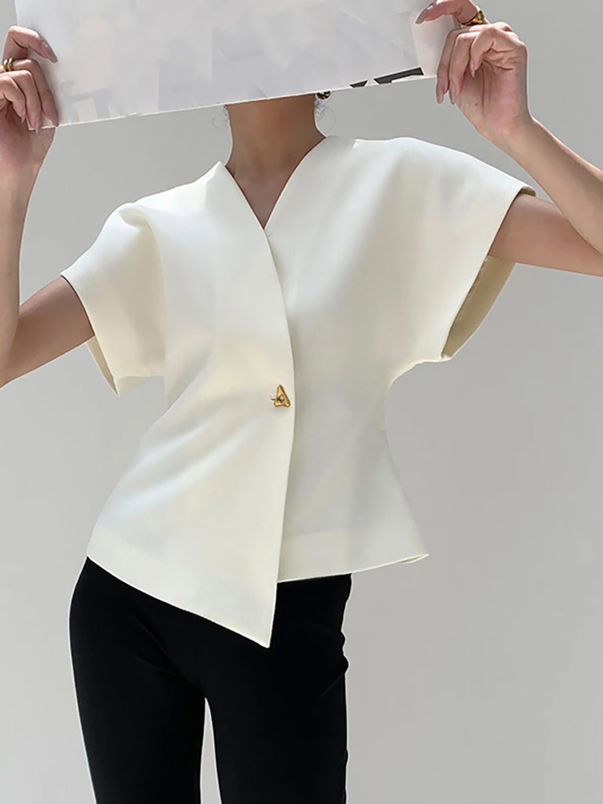 Valenzora | Asymmetrical V-neck top with lightweight fabric for women