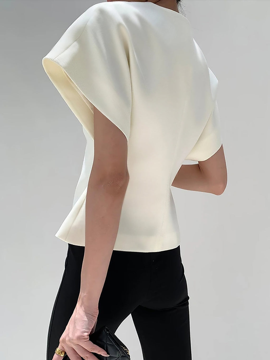 Valenzora | Asymmetrical V-neck top with lightweight fabric for women
