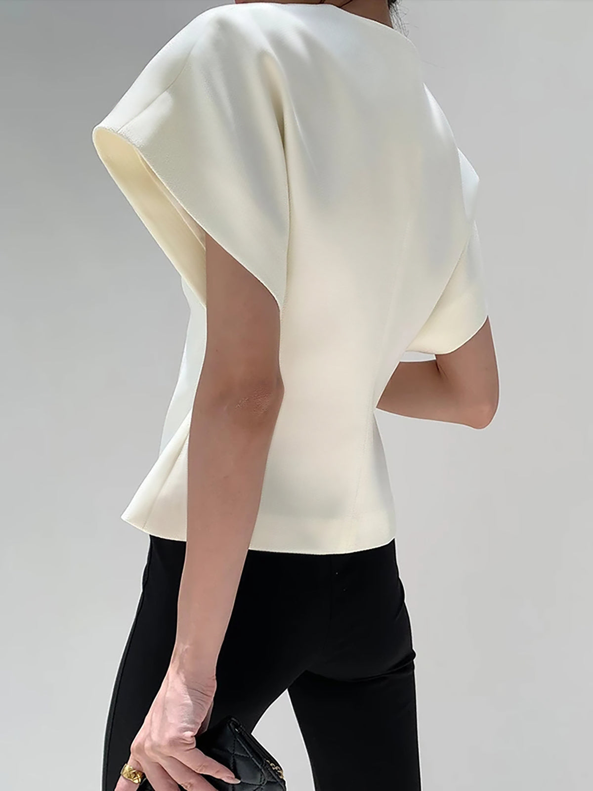 Valenzora | Asymmetrical V-neck top with lightweight fabric for women