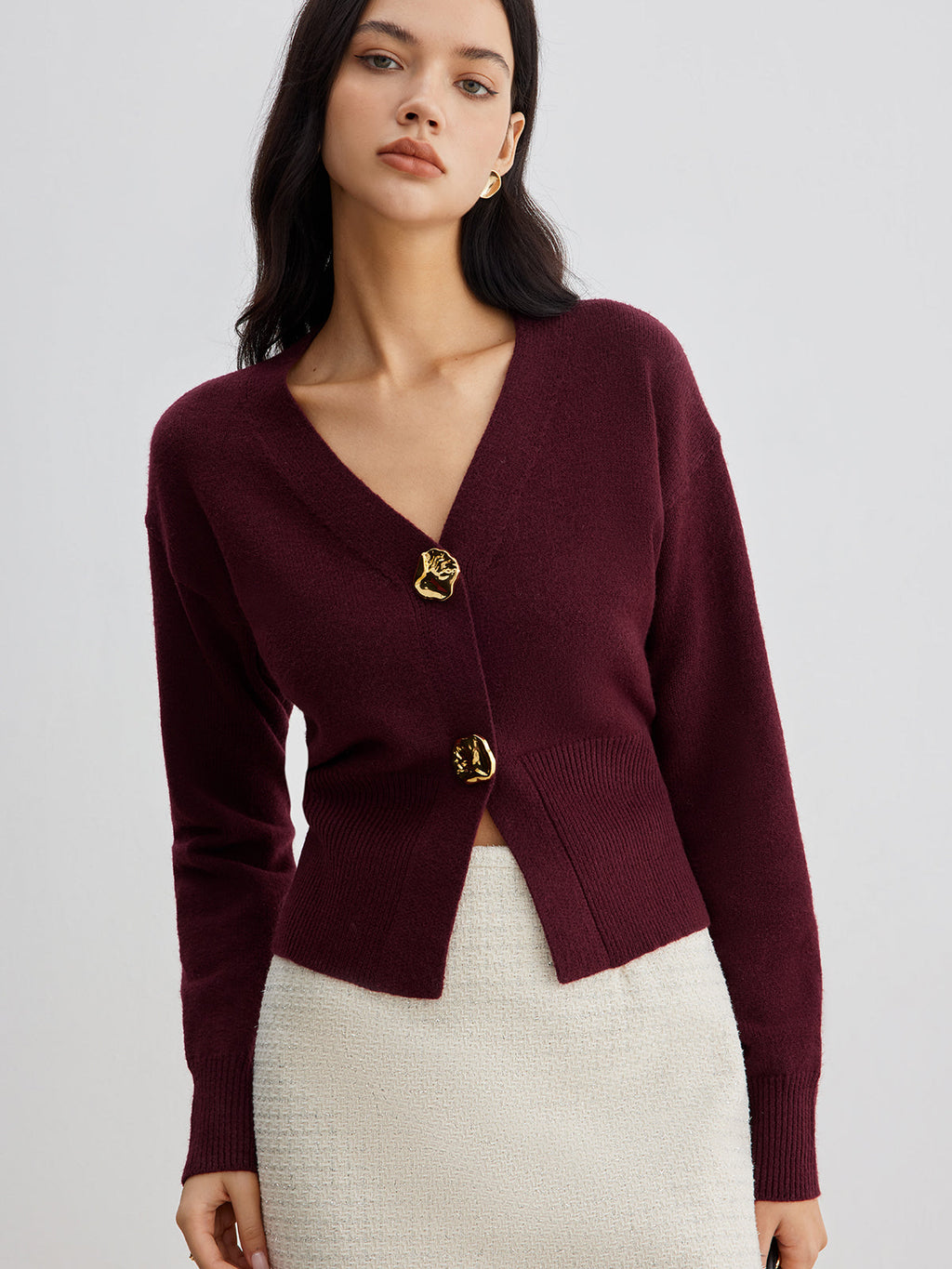 Valenzora | Eleganter Kurzstrickjacke mit Metallknöpfen