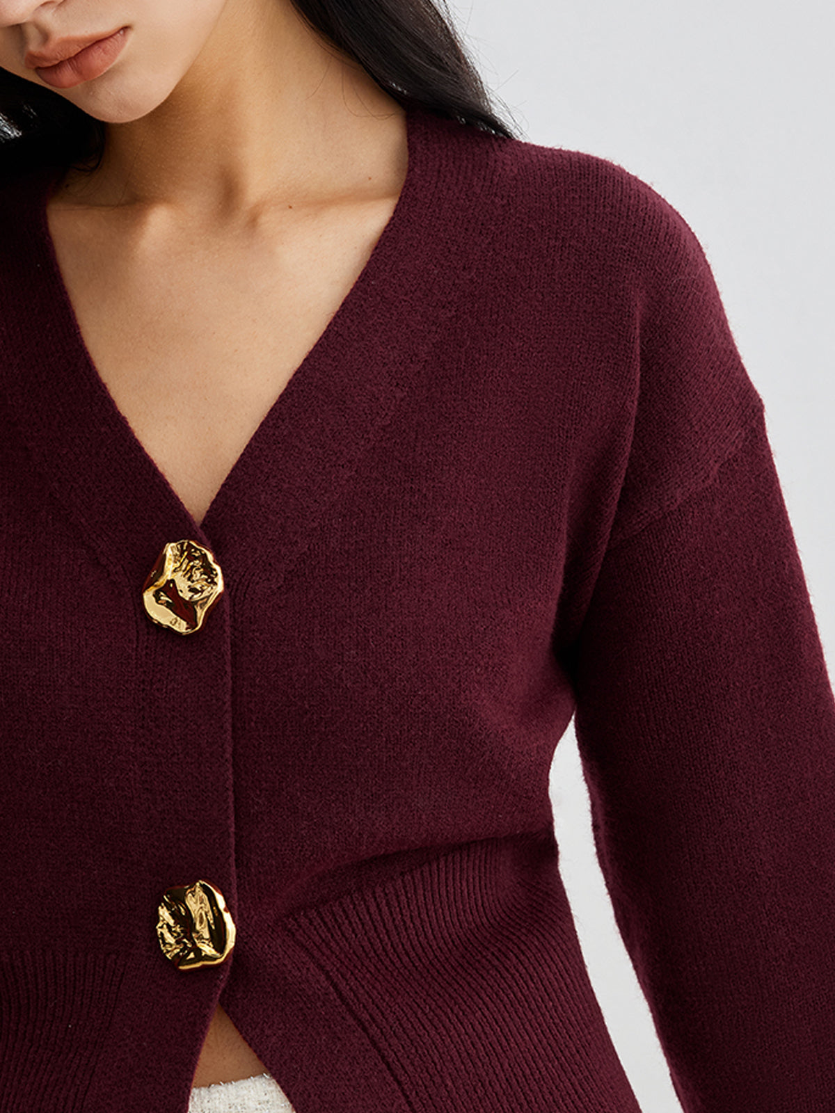 Valenzora | Eleganter Kurzstrickjacke mit Metallknöpfen