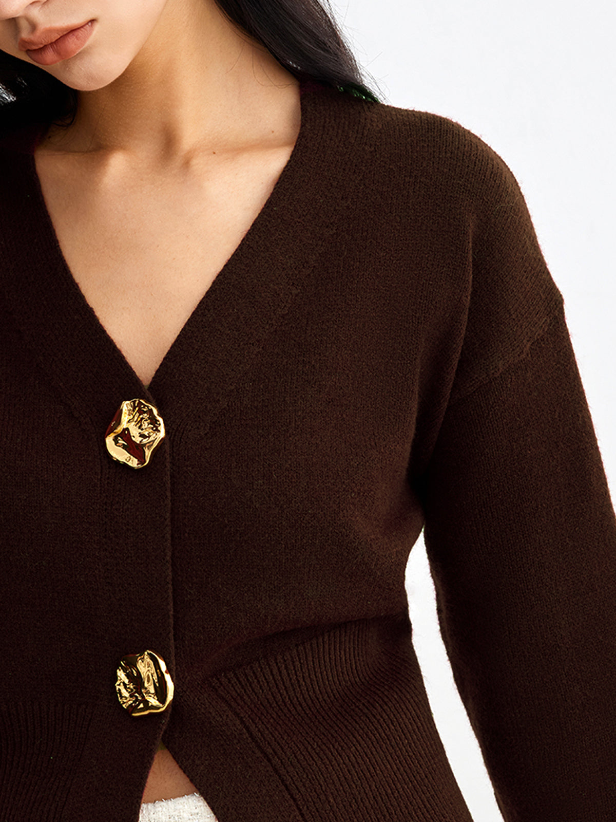 Valenzora | Eleganter Kurzstrickjacke mit Metallknöpfen
